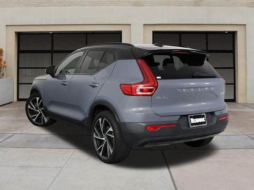2021 Volvo XC40 T5 R-Design