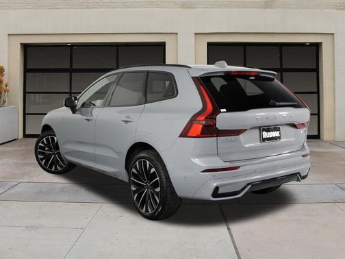 2026 Volvo XC60 B5 Ultra