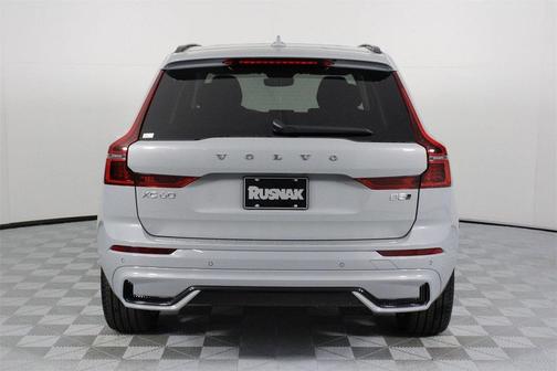 2026 Volvo XC60 B5 Ultra