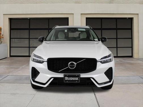 2025 Volvo XC60 Plug-In Hybrid T8 Plus