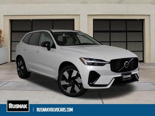 2025 Volvo XC60 Plug-In Hybrid T8 Plus