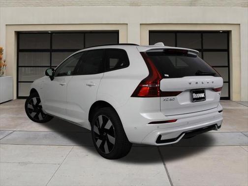 2025 Volvo XC60 Plug-In Hybrid T8 Plus