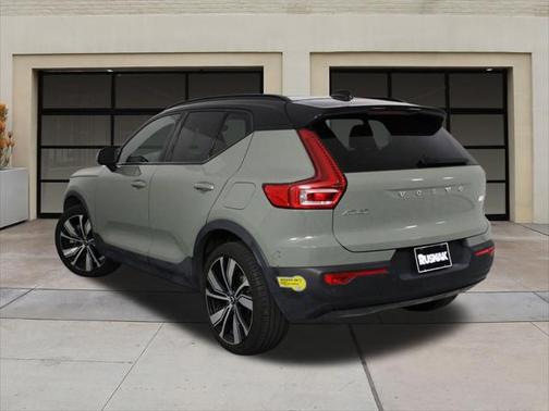 2022 Volvo XC40 Recharge Pure Electric P8 Twin Plus
