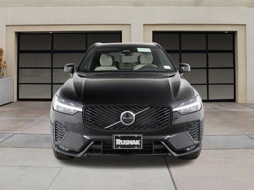 2026 Volvo XC60 B5 Core