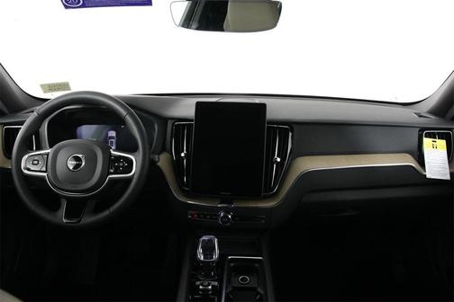 2026 Volvo XC60 B5 Core