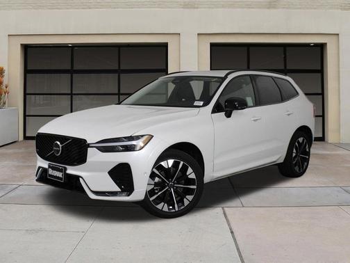 Crystal White Metallic 2026 Volvo XC60 B5 Plus