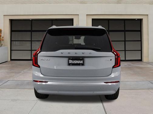 2026 Volvo XC90 B6 Core