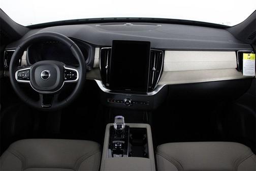 2026 Volvo XC90 B6 Core