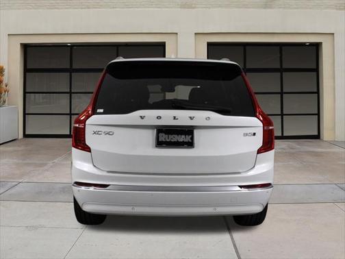 2024 Volvo XC90 B5 Plus Bright Theme