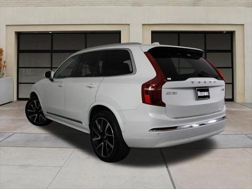 2024 Volvo XC90 B5 Plus Bright Theme