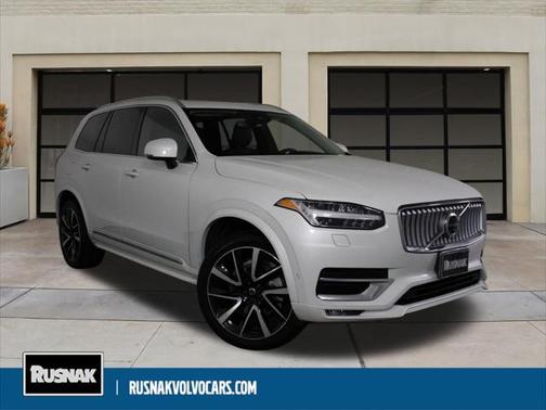 2024 Volvo XC90 B5 Plus Bright Theme