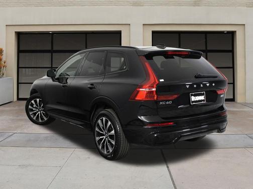 2025 Volvo XC60 B5 Core
