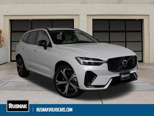 2025 Volvo XC60 B5 Ultra