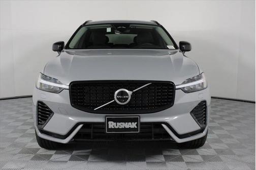 2025 Volvo XC60 Plug-In Hybrid T8 Plus