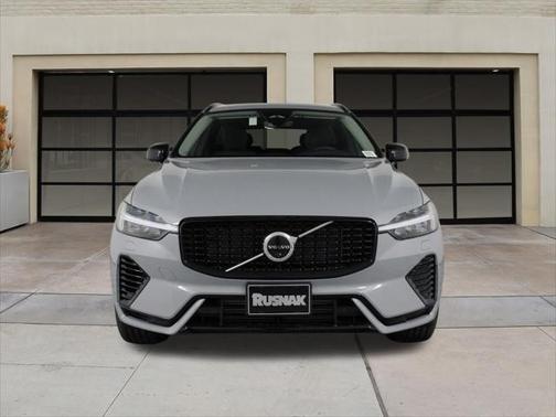 2025 Volvo XC60 Plug-In Hybrid T8 Plus