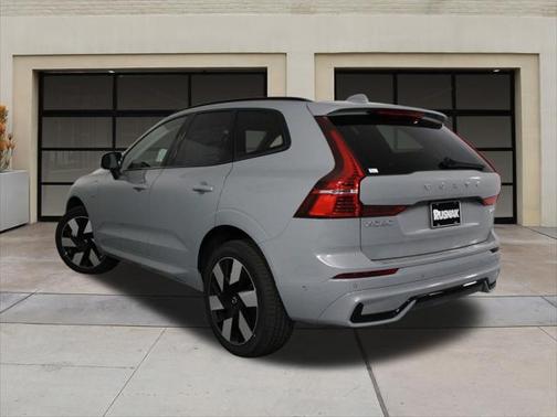 2025 Volvo XC60 Plug-In Hybrid T8 Plus