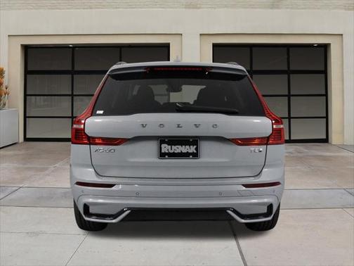 2025 Volvo XC60 Plug-In Hybrid T8 Plus
