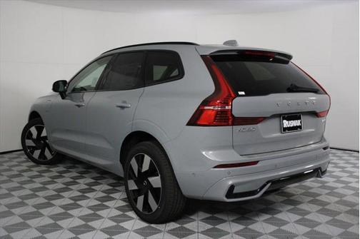 2025 Volvo XC60 Plug-In Hybrid T8 Plus