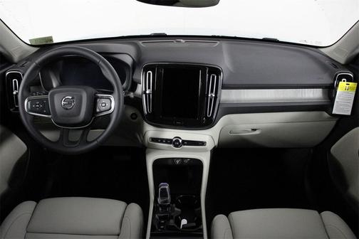2026 Volvo XC40 B5 Plus