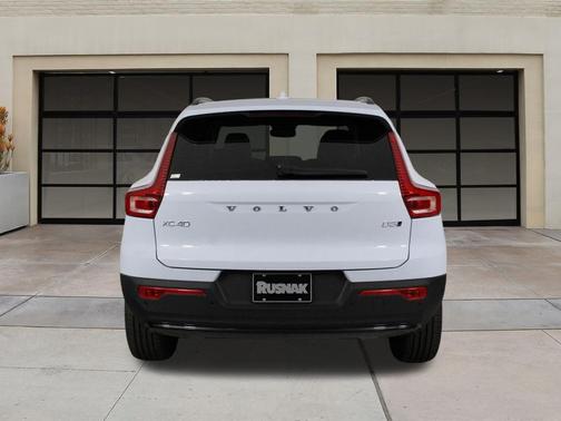 2026 Volvo XC40 B5 Plus