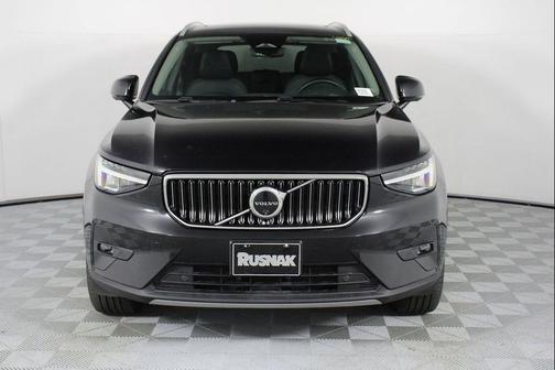 2025 Volvo XC40 B5 Plus Bright Theme