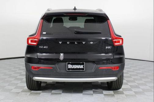 2025 Volvo XC40 B5 Plus Bright Theme