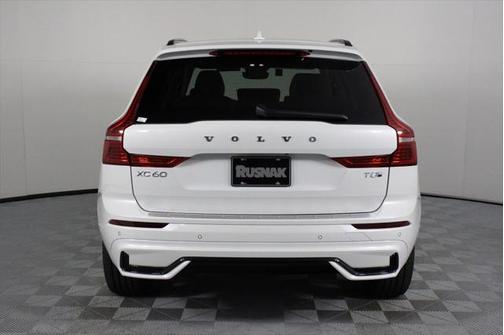2025 Volvo XC60 Plug-In Hybrid T8 Plus