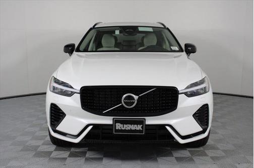 2025 Volvo XC60 Plug-In Hybrid T8 Plus