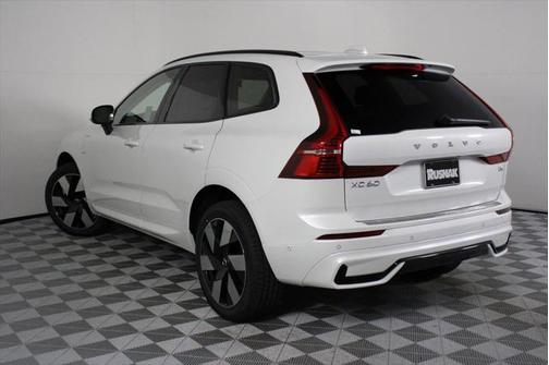 2025 Volvo XC60 Plug-In Hybrid T8 Plus