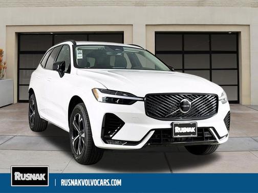 Crystal White Metallic 2026 Volvo XC60 B5 Core