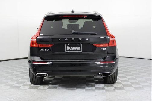 Onyx Black Metallic 2019 Volvo XC60 T5 Inscription