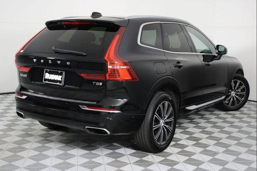 Onyx Black Metallic 2019 Volvo XC60 T5 Inscription