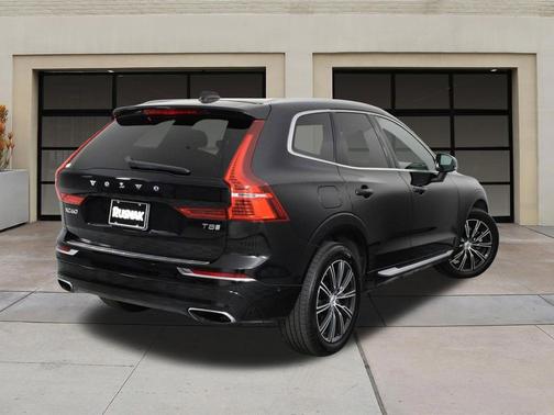 Onyx Black Metallic 2019 Volvo XC60 T5 Inscription