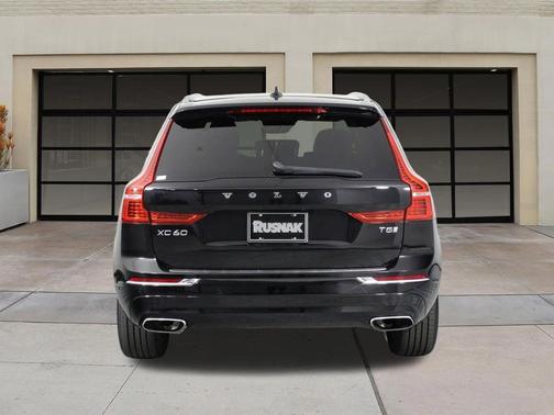 Onyx Black Metallic 2019 Volvo XC60 T5 Inscription