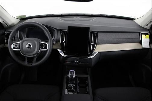 2025 Volvo XC90 B6 Plus 7-Seater