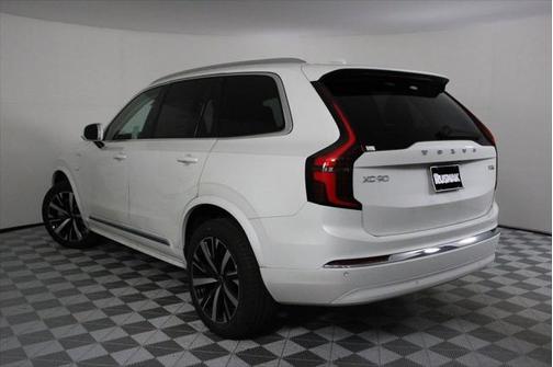 2025 Volvo XC90 Plug-In Hybrid T8 Core 7-Seater