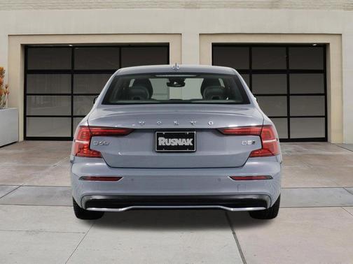Thunder Grey Metallic 2024 Volvo S60 B5 Ultimate Dark Theme
