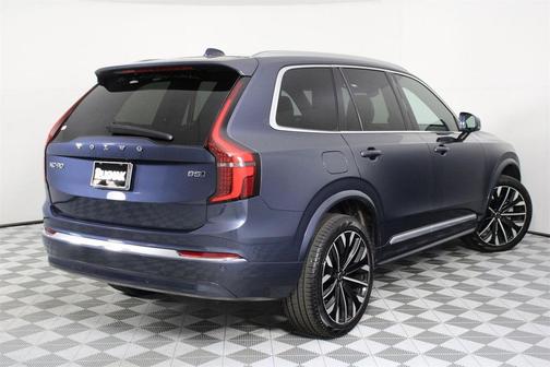 2025 Volvo XC90 B5 Core
