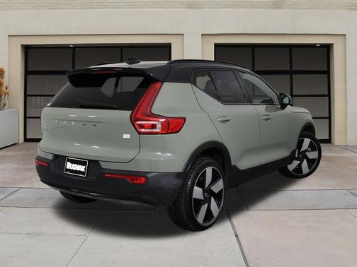 2023 Volvo XC40 Recharge Pure Electric Twin Plus