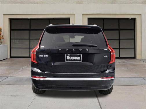 2025 Volvo XC90 Plug-In Hybrid T8 Plus 6-Seater