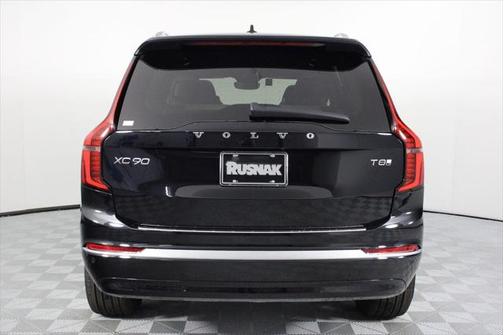 2025 Volvo XC90 Plug-In Hybrid T8 Plus 6-Seater