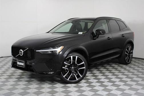 2023 Volvo XC60 B5 Ultimate Dark Theme