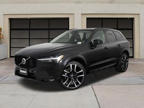 2023 Volvo XC60 B5 Ultimate Dark Theme