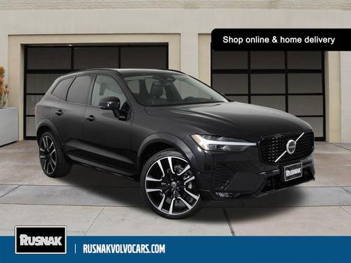 2023 Volvo XC60 B5 Ultimate Dark Theme