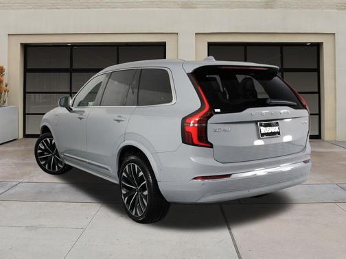2026 Volvo XC90 Plug-In Hybrid T8 Plus 7-Seater