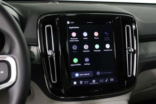 2026 Volvo XC40 Plus, B5 AWD Gas (mild hybrid), Dark