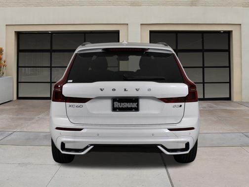 2026 Volvo XC60 B5 Plus