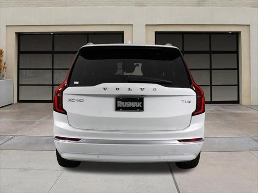 2025 Volvo XC90 Plug-In Hybrid T8 Plus 7-Seater