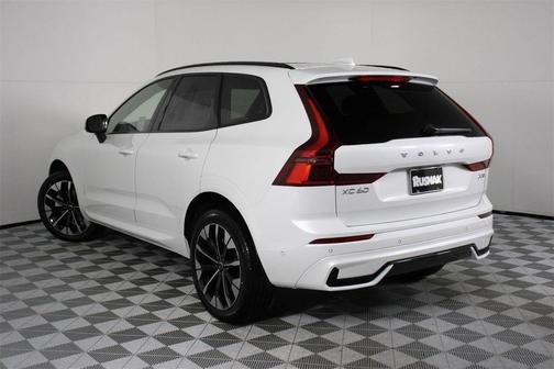 2026 Volvo XC60 B5 Plus