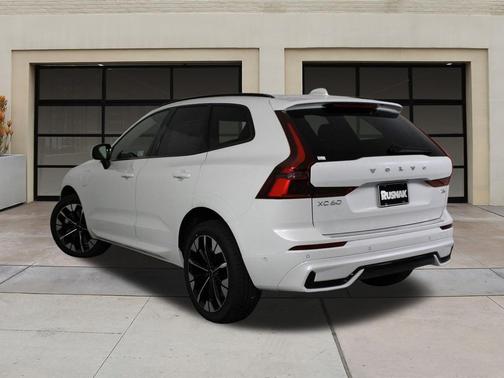 2026 Volvo XC60 Plug-In Hybrid T8 Plus